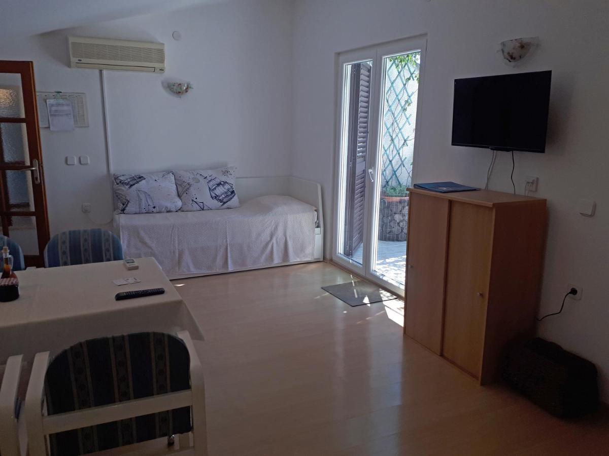 Apartments With A Parking Space Zavala, Hvar - 8912 Exterior foto